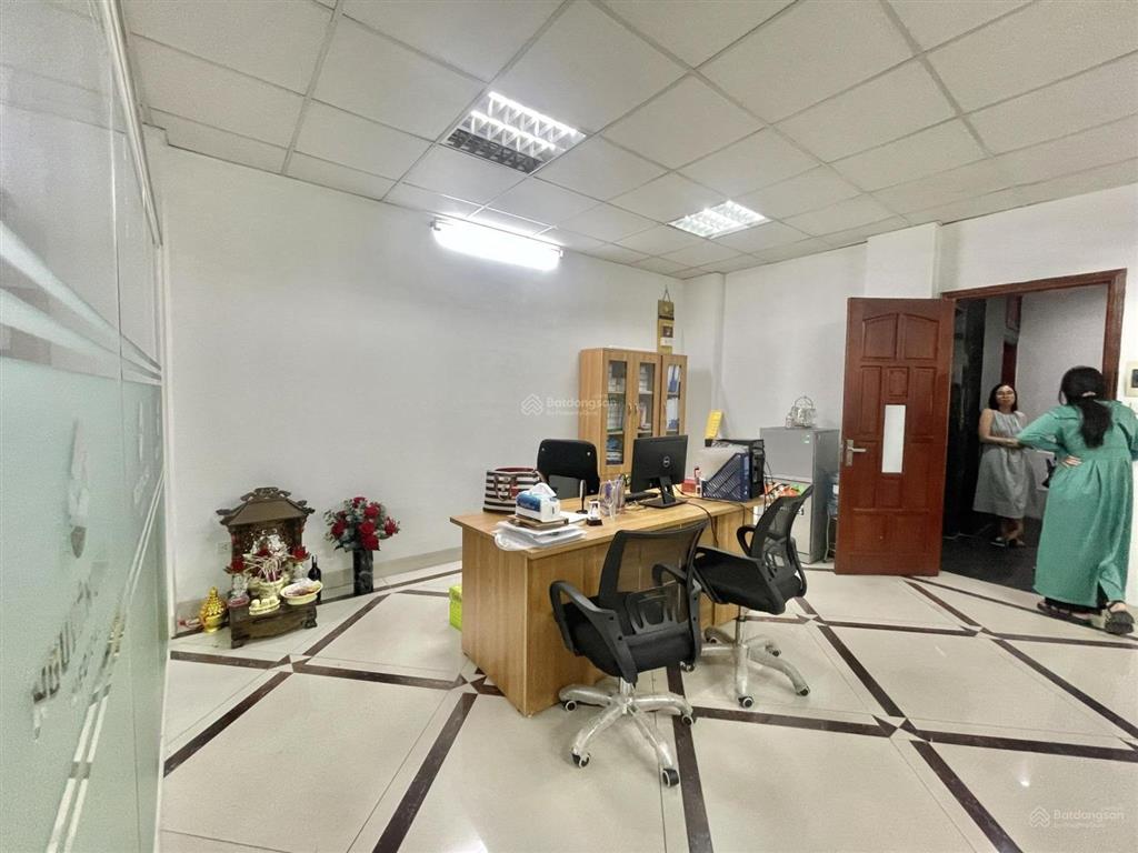 Chính chủ cho thuê văn phòng ngụy như 75m2,  ngay