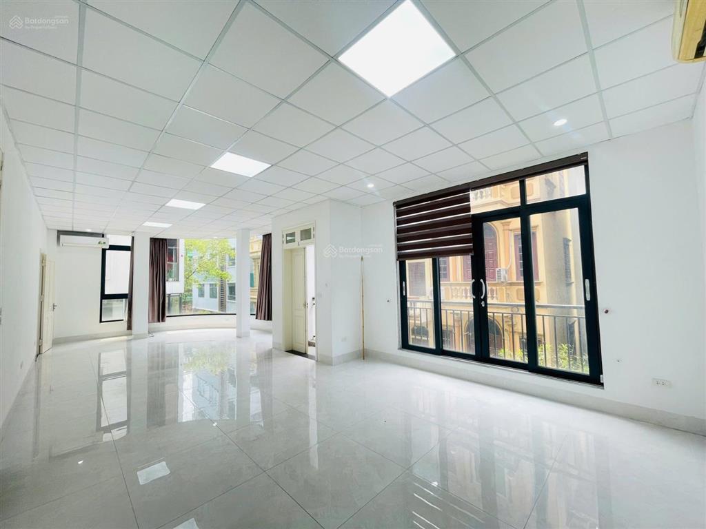 Sàn văn phòng cực hiếm 120m2  19,5tr/tháng tại 56 lê văn thiêm  thanh xuân