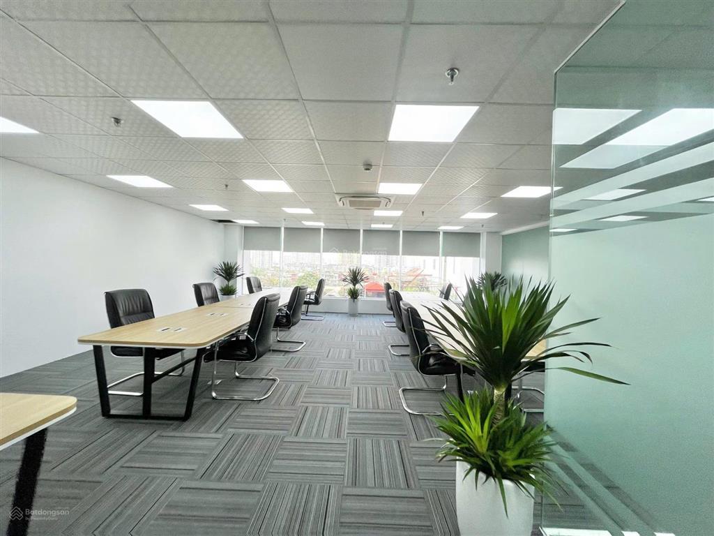 Chính chủ cho thuê văn phòng 120m2 giá ưu đãi 16.5 triệu tại vũ tông phan