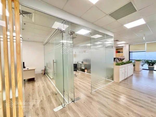 **chính chủ cho thuê văn phòng tại nguyễn tuân   diện tích 80m² giá 14 triệu/tháng