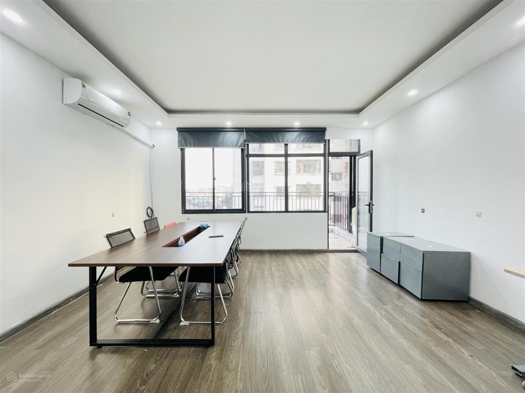 Chỉ hơn 10 triệu có ngay văn phòng 80m2 tại phố vũ trọng phụng, thanh xuân, view thoáng, full kính