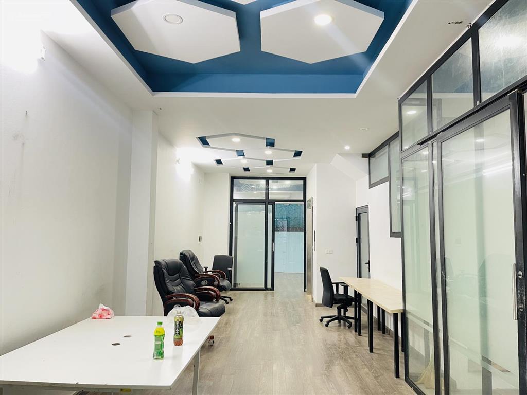 Chỉ hơn 10 triệu có ngay văn phòng 80m2 tại phố vũ trọng phụng, thanh xuân, view thoáng, full kính