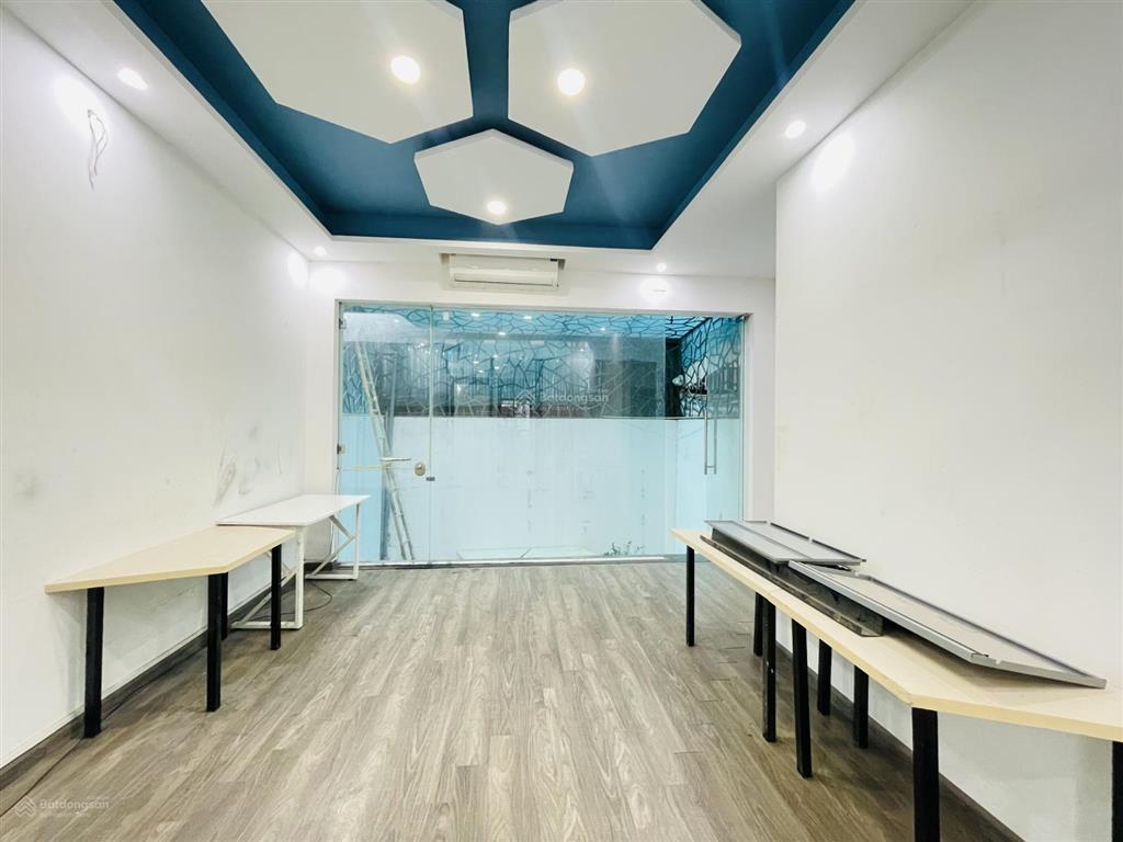 Chỉ hơn 10 triệu có ngay văn phòng 80m2 tại phố vũ trọng phụng, thanh xuân, view thoáng, full kính
