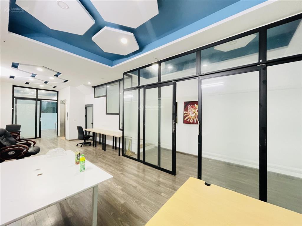 Chỉ hơn 10 triệu có ngay văn phòng 80m2 tại phố vũ trọng phụng, thanh xuân, view thoáng, full kính