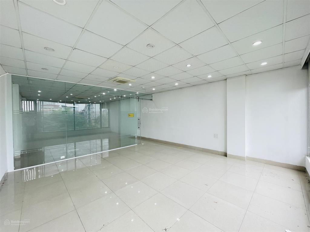 Cho thuê văn phòng 150m2, giá 18 triệu tại phố tô vĩnh diện, thanh xuân, view thoáng, chia sẵn