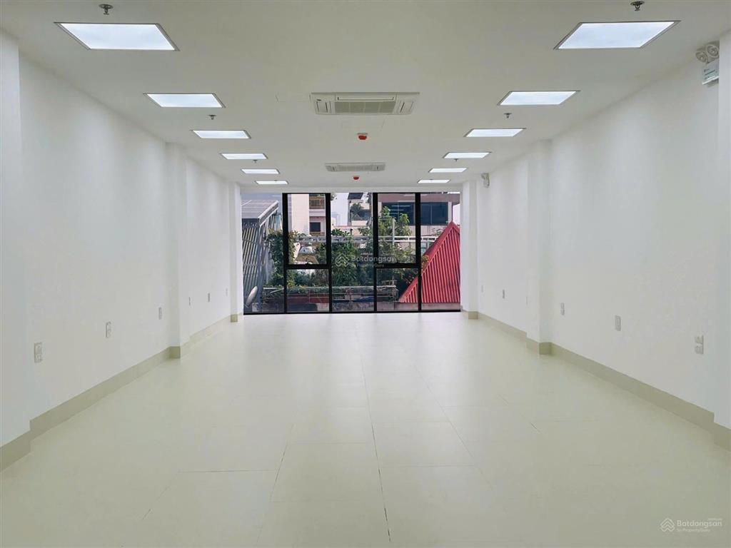 Tòa 93 hoàng văn thái mới xây xong  chính chủ cho thuê sàn 100m2 chỉ 15.5tr