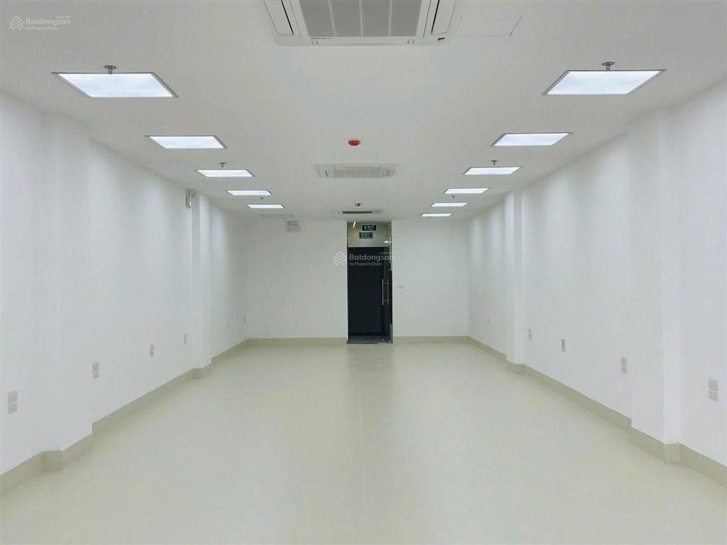 Tòa 93 hoàng văn thái mới xây xong  chính chủ cho thuê sàn 100m2 chỉ 15.5tr