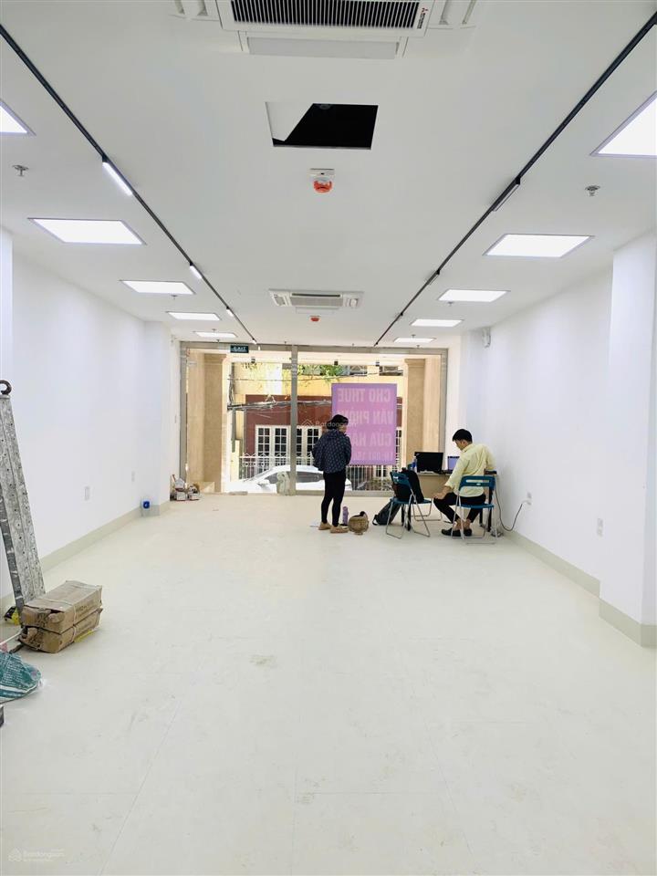 Tòa 93 hoàng văn thái mới xây xong  chính chủ cho thuê sàn 100m2 chỉ 15.5tr
