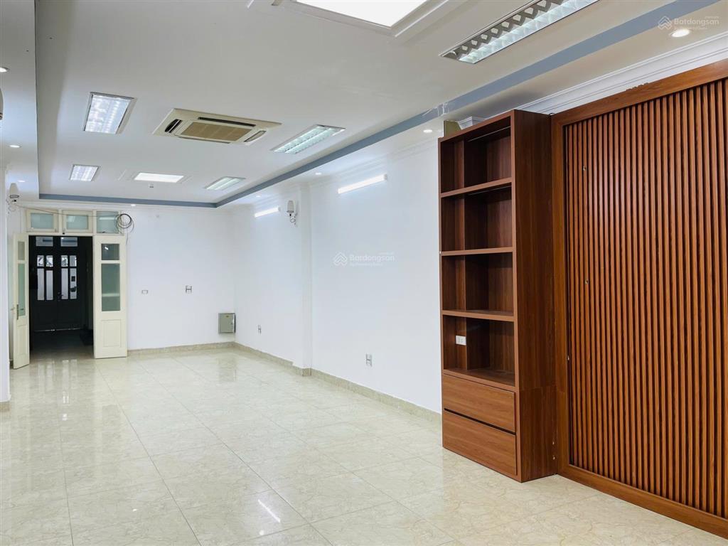 Chính chủ cho thuê vp  105 nguyễn xiển 60m2 chỉ 8.5tr  2 mặt tiền mặt đường