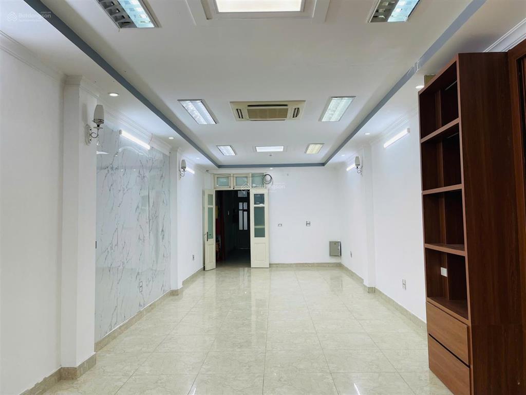 Chính chủ cho thuê vp  105 nguyễn xiển 60m2 chỉ 8.5tr  2 mặt tiền mặt đường