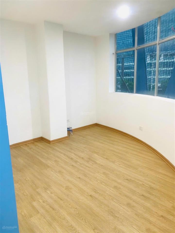 Cho thuê kho  17 lê văn lương 110m2 chỉ 9tr  mặt đường giá siêu hời