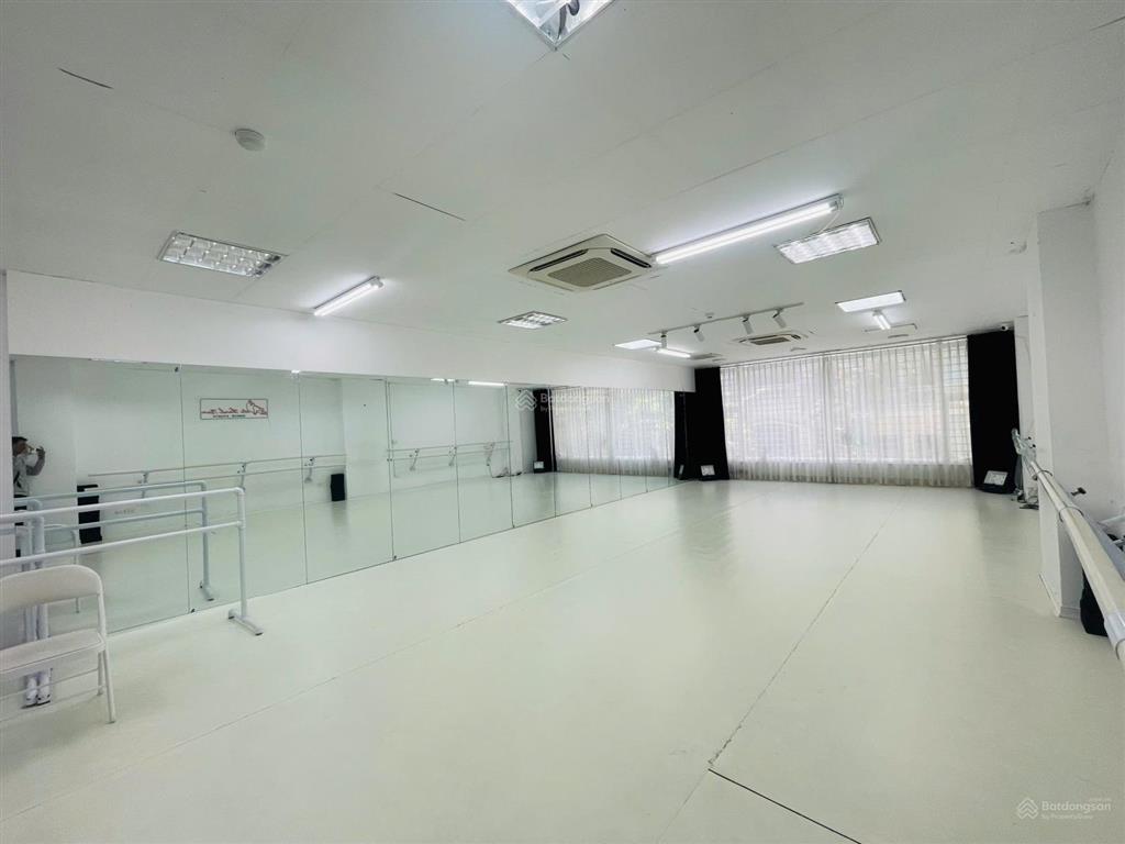 Chính chủ cho thuê văn phòng tại mặt đường nguyễn ngọc nại