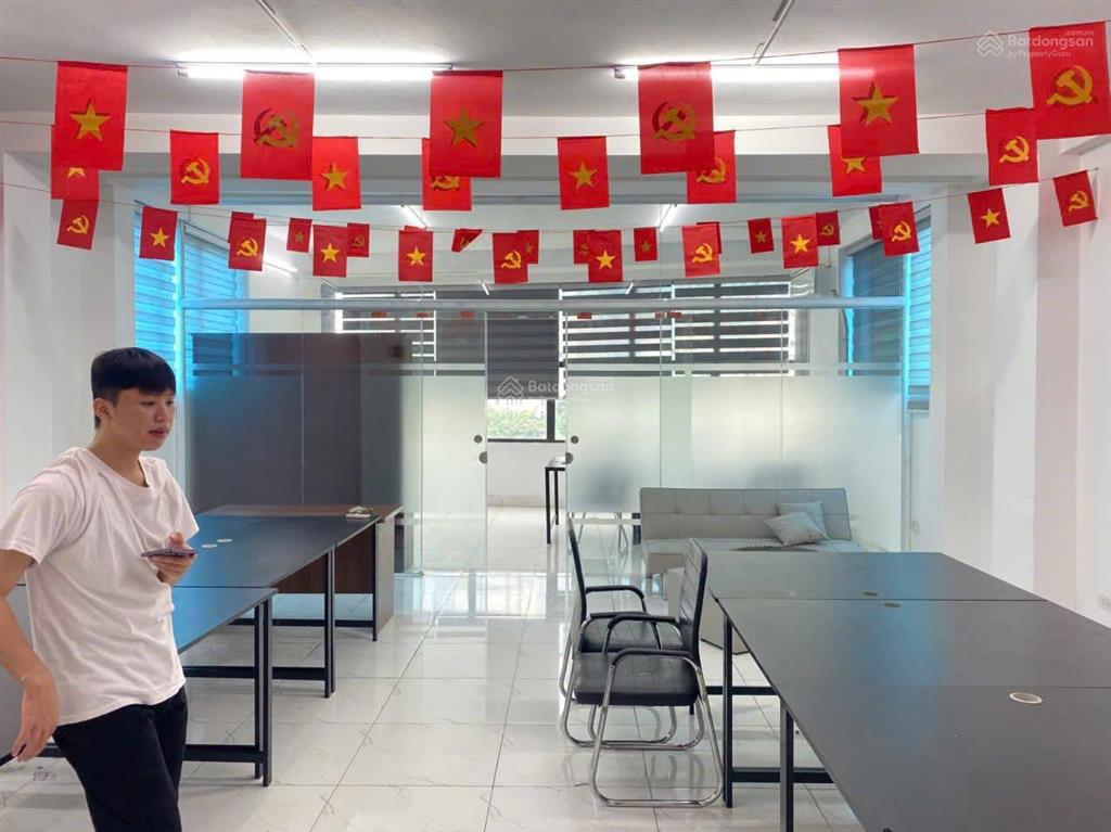 Chính chủ cho thuê văn phòng mễ trì hạ 80m2 giá siêu mềm chỉ 13.5 triệu/tháng