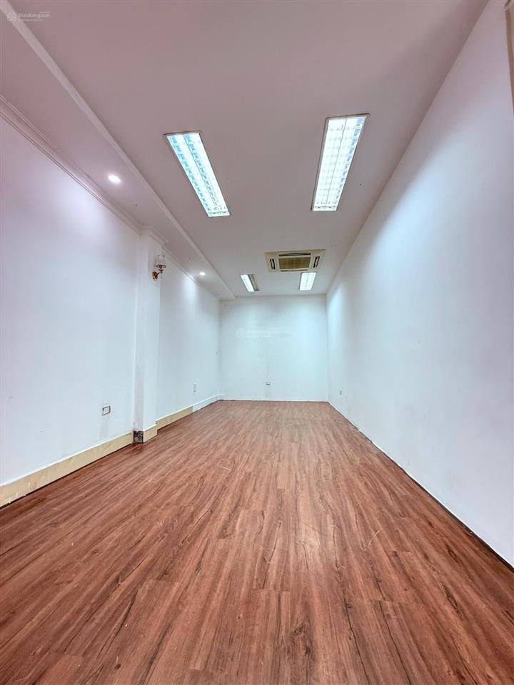 Cần sang nhượng văn phòng mặt phố 435 nguyễn khang  cầu giấy đã có sẵn sàn gỗ