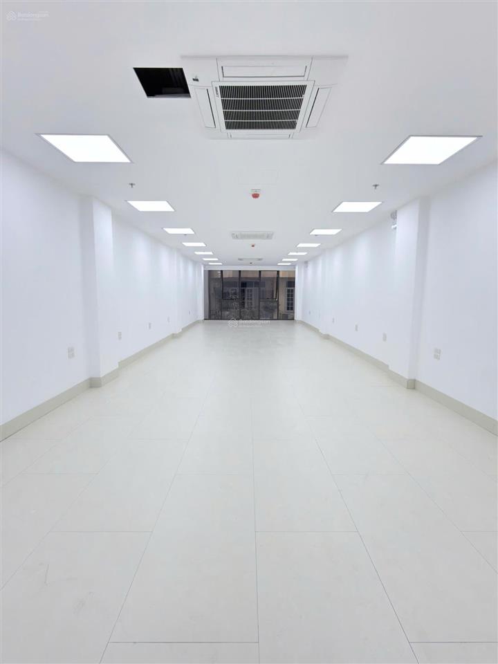 Văn phòng cực đẹp tại 93 hoàng văn thái 100m2 giá chỉ 14.4 triệu/tháng
