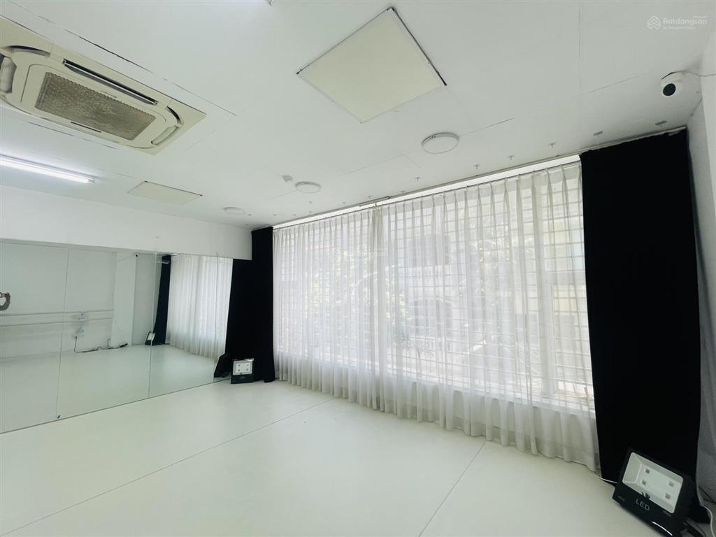 Cho thuê văn phòng 110m2, giá 14,9 triệu tại phố 118 nguyễn ngọc nại, thanh xuân, view thoáng