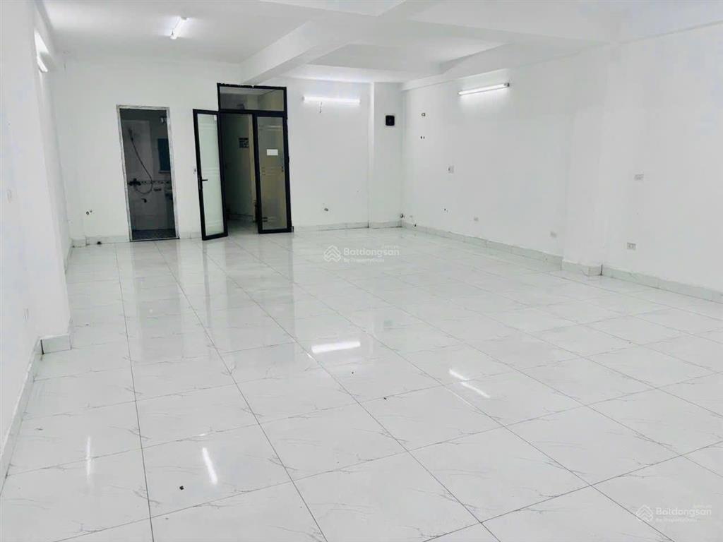 Mặt phố 74 mễ trì hạ còn hiếm có 1 sàn 80m2 giá thuê chỉ 14.4 triệu/tháng