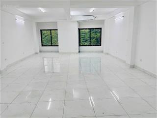 Mặt phố 74 mễ trì hạ còn hiếm có 1 sàn 80m2 giá thuê chỉ 14.4 triệu/tháng
