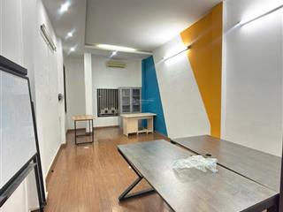 Chính chủ cho thuê văn phòng 30m2, giá 5 triệu tại phố đặng tiến đông, đống đa