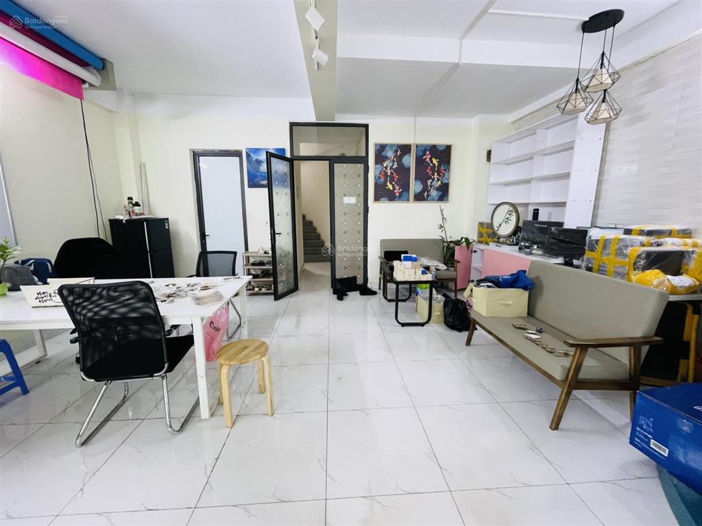Chính chủ cho thuê văn phòng mặt phố mễ trì hạ giá tốt 16 triệu ưu đãi chỉ còn 13,5 triệu.  ngay