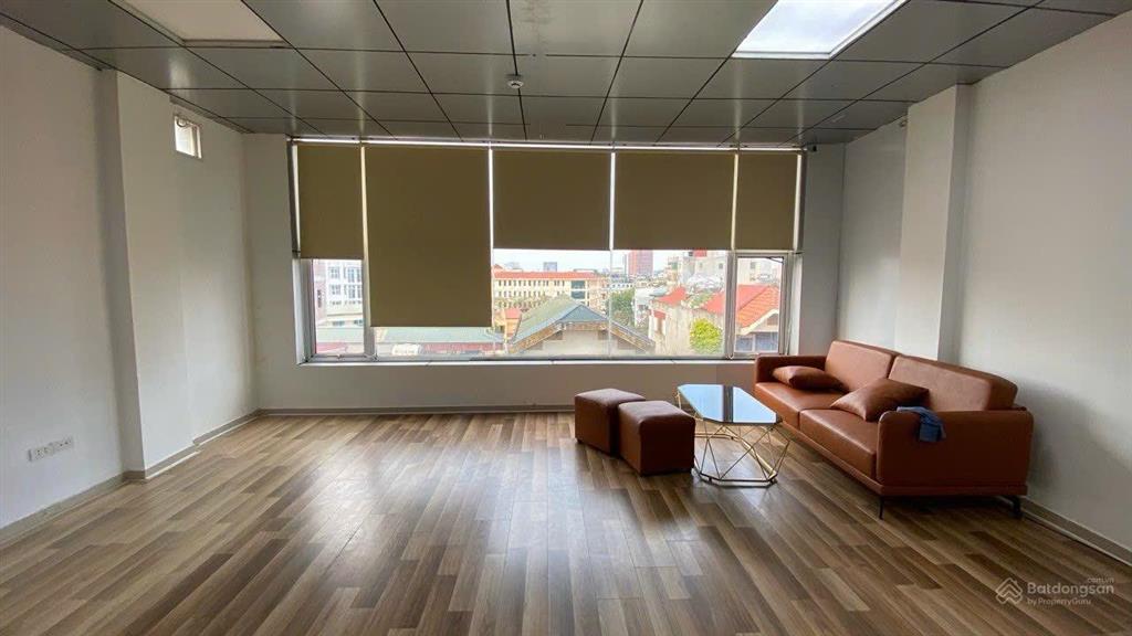 Chính chủ cho thuê văn phòng 110m2, giá 14,9 triệu tại phố nguyễn ngọc nại, thanh xuân