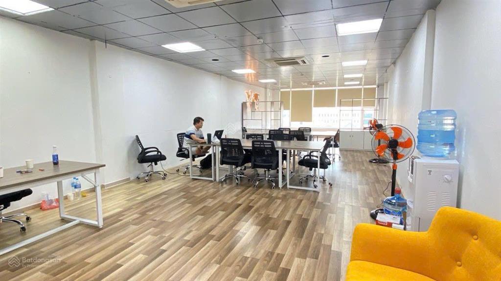 Chính chủ cho thuê văn phòng 110m2, giá 1x triệu tại phố nguyễn ngọc nại, thanh xuân
