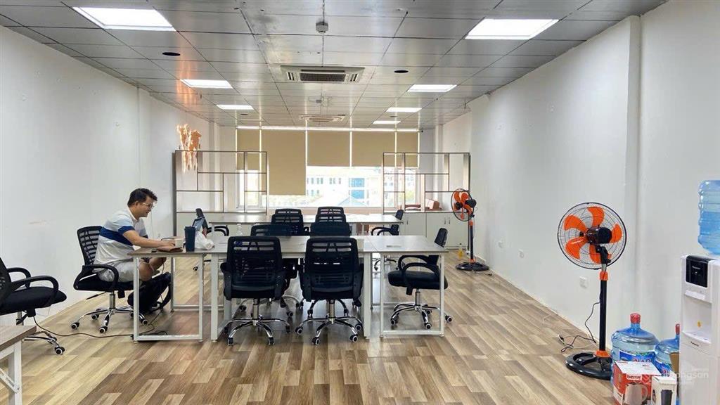 Chính chủ cho thuê văn phòng 110m2, giá 1x triệu tại phố nguyễn ngọc nại, thanh xuân