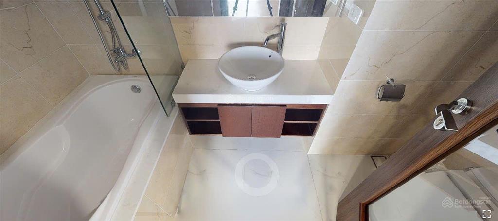 Gia đình cần bán căn góc 3 pn tòa hdi tây hồ  sổ đỏ sẵn giao dịch