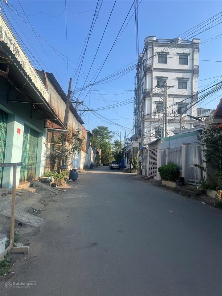 175* 21.5 ! lô góc mặt tiền đường tô hiệu ! xây căn hộ sinh viên ! sát đường thống nhất