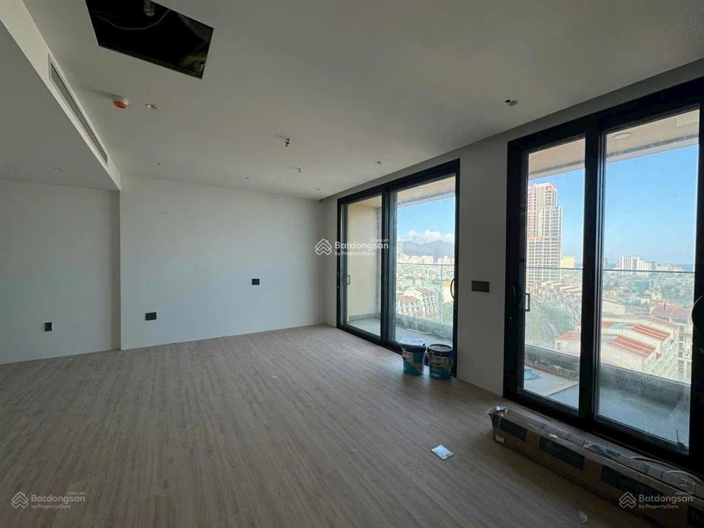 Chủ cần bán gấp studio 40m2 view pháo hoa , đn down town