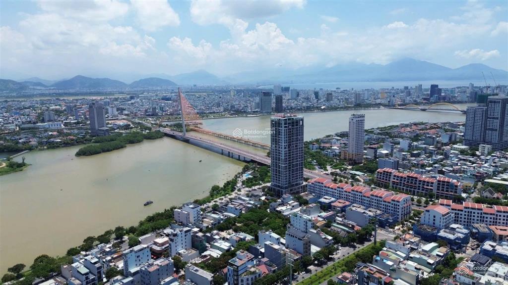 Chủ cần bán gấp studio 40m2 view pháo hoa , đn down town