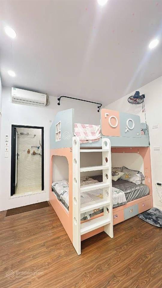 Bán nhà ngõ tôn đức thắng, ngõ nông, nhà dân xây chắc chắn, giá tốt