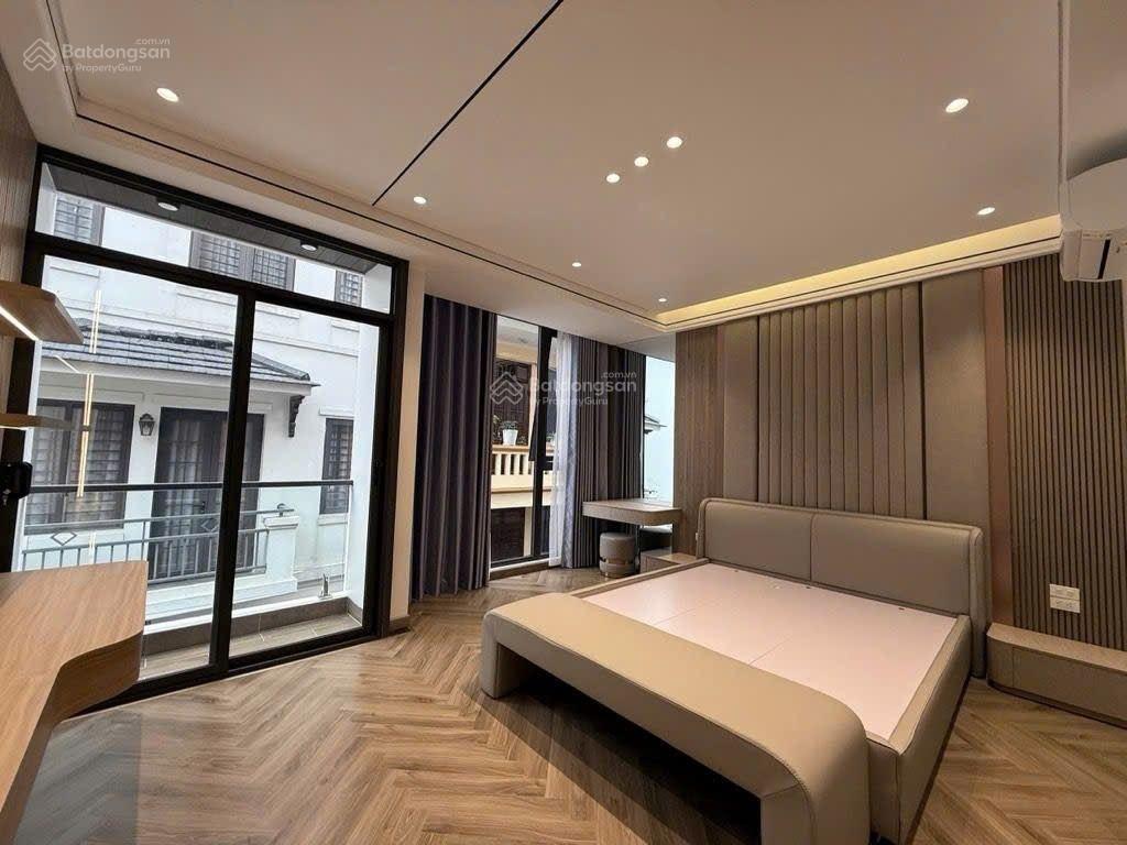 Bán nhà mặt ngõ đội cấn ô tô vào nhà 7 tầng thang máy nội thất siêu sang
