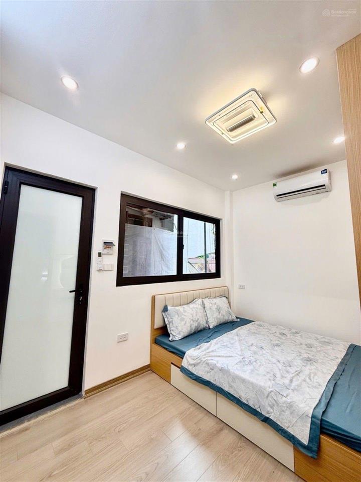 Bán nhà phố khâm thiên ngõ thông rộng sổ đỏ nở hậu giá chỉ 5.95 tỷ