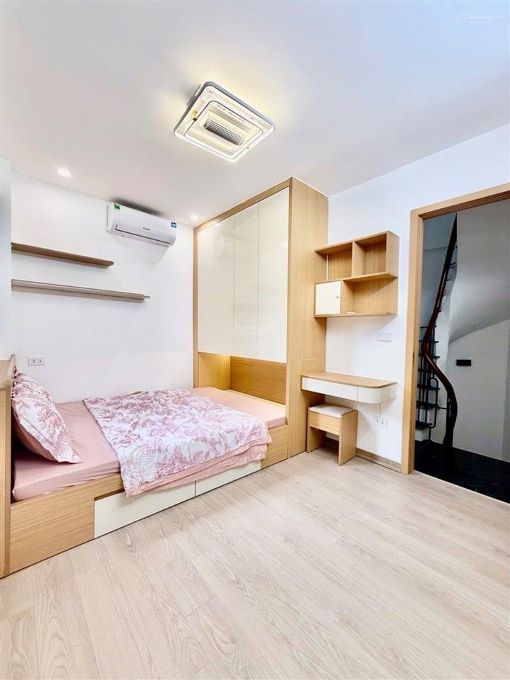 Bán nhà phố khâm thiên ngõ thông rộng sổ đỏ nở hậu giá chỉ 5.95 tỷ