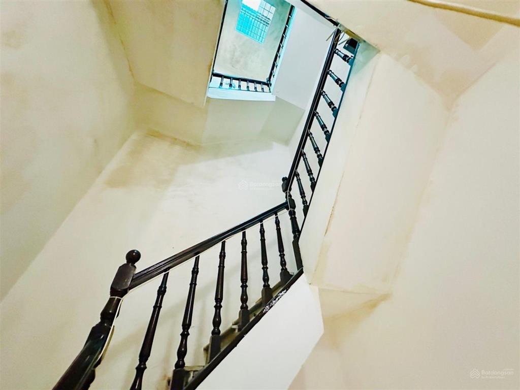 Bán nhà ngõ chợ khâm thiên mặt ngõ thẳng tắp ngõ thông vị trí đẹp