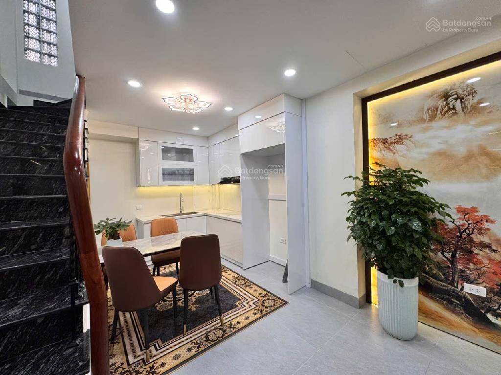 Bán gấp nhà đẹp tây hồ, gần lạc long quân, võ chí công, võng thị...full nội thất giá chỉ hơn 10tỷ