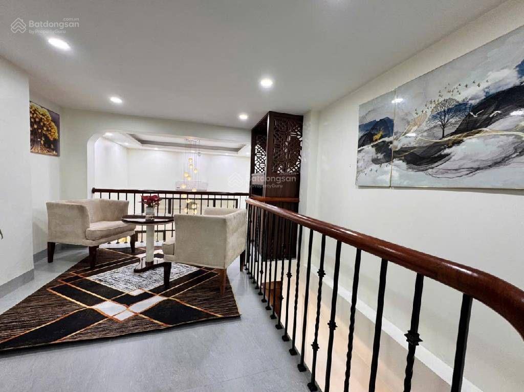 Bán gấp nhà đẹp tây hồ, gần lạc long quân, võ chí công, võng thị...full nội thất giá chỉ hơn 10tỷ