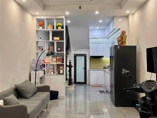 Siêu phẩm lạc long quân  40m2 full nội thất về ở ngay  giá chỉ hơn 8tỷ