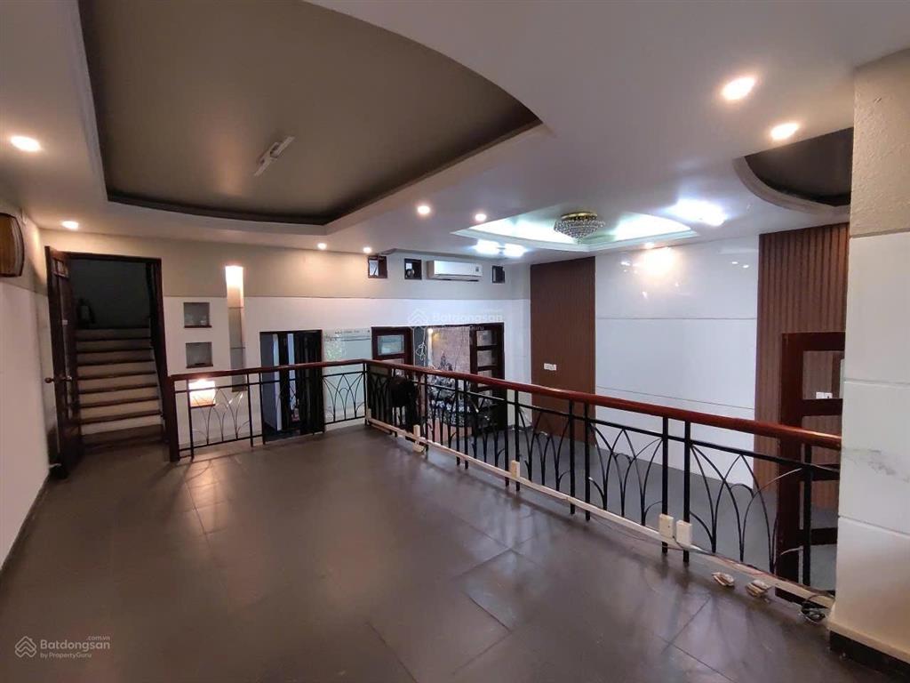 Bán nhanh vila nhà phố nội khu hxh đường 3 tháng 2 ( 7.4x20m) 4 lầu giá 26 tỷ