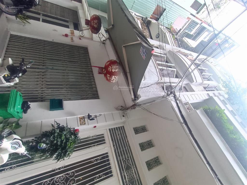Bán gấp. nhà phố 3 lầu đường lý tự trọng chợ bến thành quận 1 (4x24m) giá bán 28.8 tỷ thương lượng