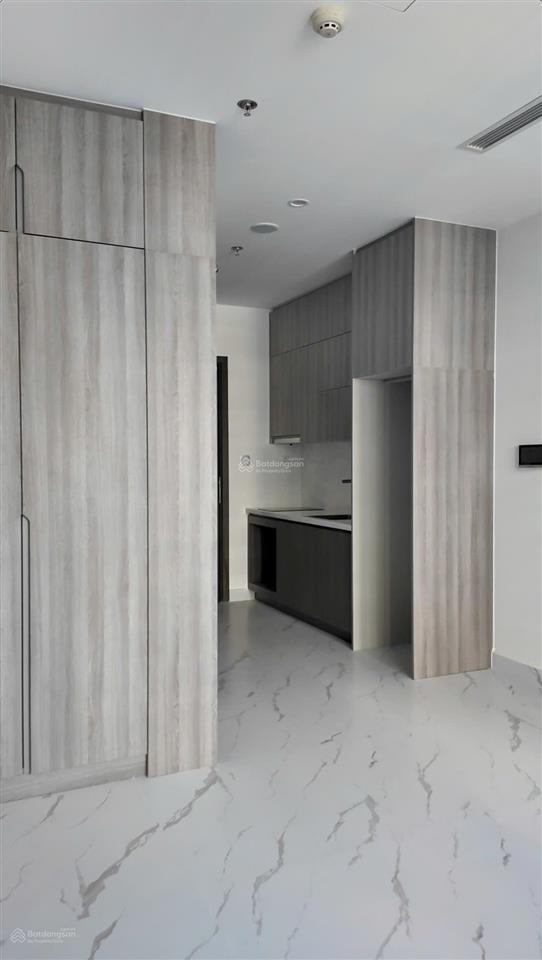 Studio the opus one 34m2  vừa nhận nhà mới 100%, full nội thất lt giá bán 2,79 tỷ