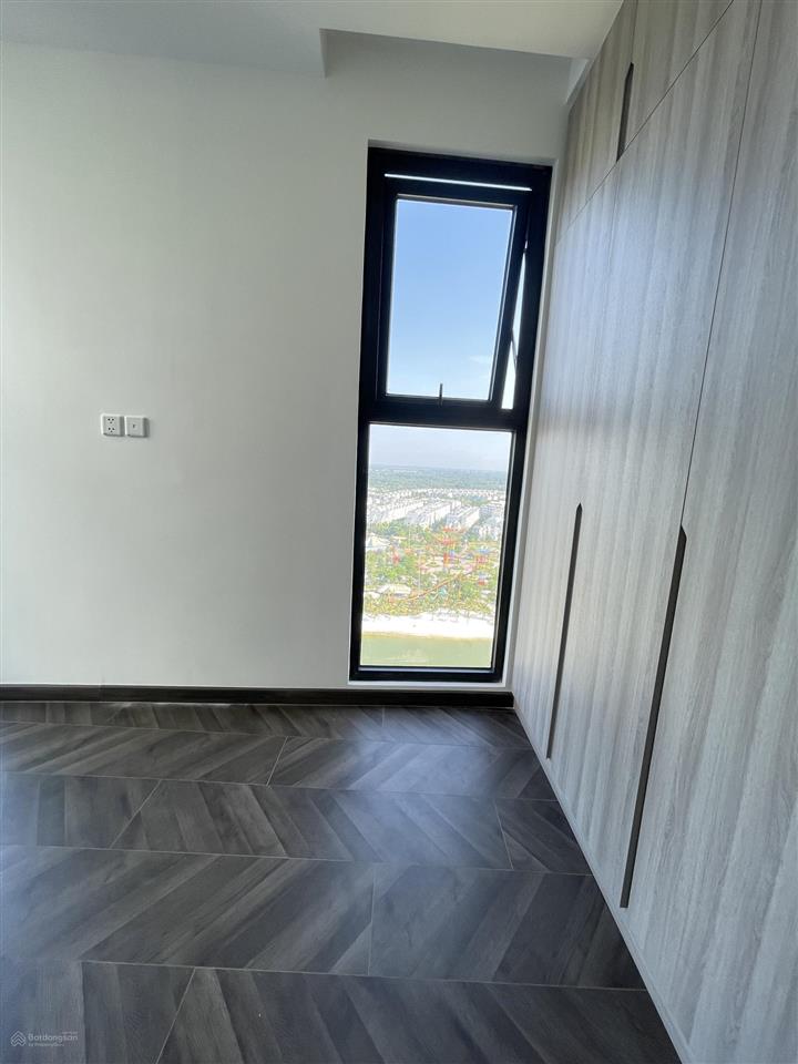 Hiếm  bán căn 3pn vòng cung 100.4m2 view trực diện công viên 36ha, full nội thất lt  giá 8,95 tỷ