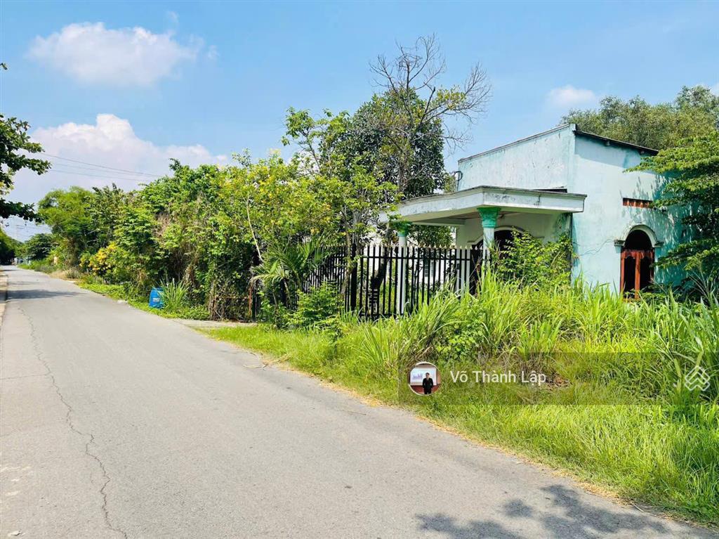Bán gấp lô đất mặt tiền đường ngay quốc lộ 22  xuyên á 212m2 giá chỉ 3,8 tỷ thương lượng