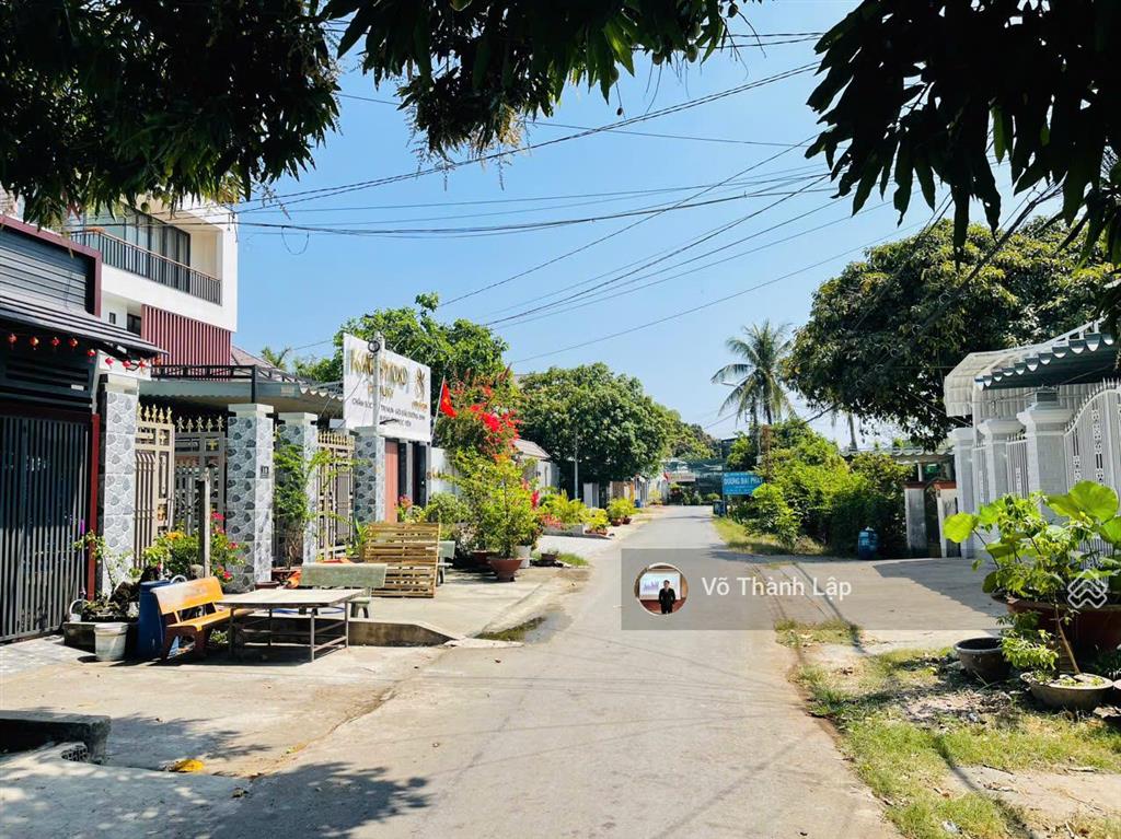 Đất diện tích lớn  thổ cư mặt tiền đường nhựa sạch đẹp phù hợp cho khách về xây nhà vườn, xưởng,..