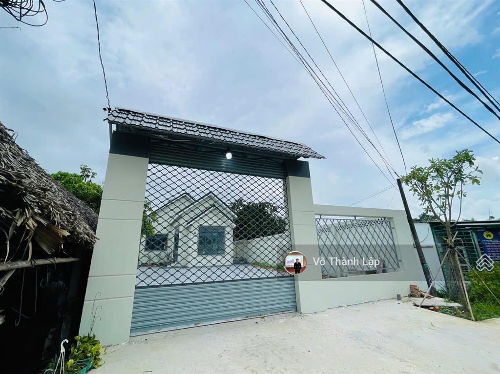 Bán gấp nhà mái thái 358m2 mới xây đẹp, mặt tiền đường rộng giá chỉ 4,2 tỷ tl