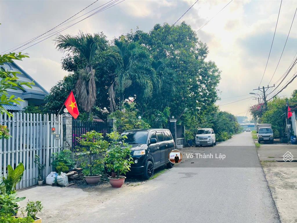 Giảm 1 tỷ  bán đất ngay chợ việt kiều ngay góc đường trần tử bình và đường 23 dt 408m2