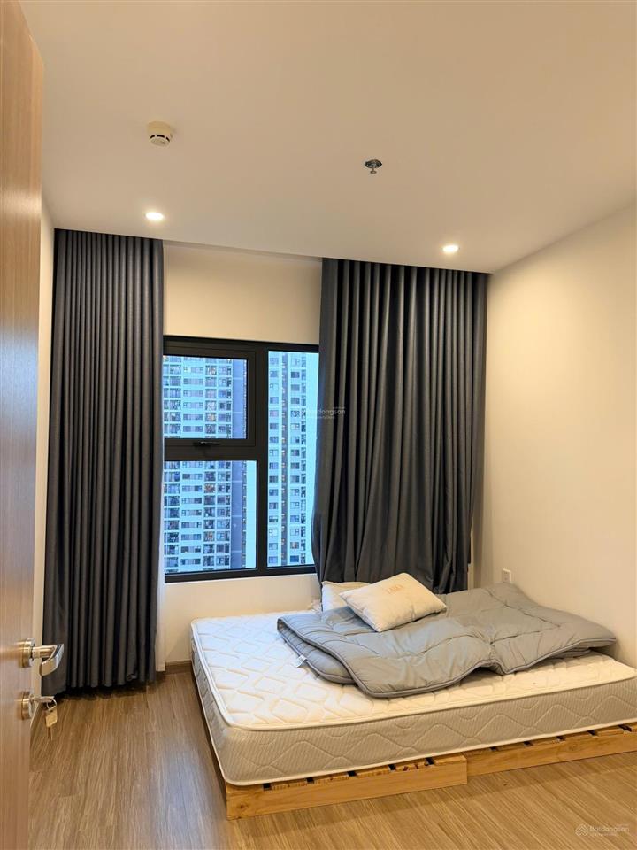 Bán căn hộ view vườn nhật 1pn + 1 sổ hồng, tầng trung  hướng mát giá chỉ 2,5 tỷ btp