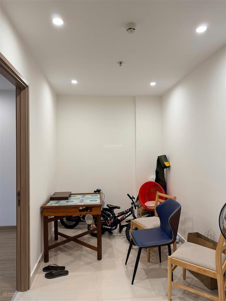 Bán căn hộ view vườn nhật 1pn + 1 sổ hồng, tầng trung  hướng mát giá chỉ 2,5 tỷ btp