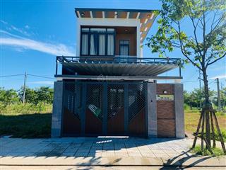 Khu dịch vụ hỗn hợp vsip  bán lô đất đối diện quỹ đất trường học, bên cạnh đã có nhà dân sinh